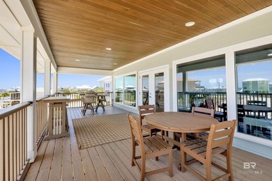Welcome to paradise! Expansive custom ranch home with a walk-out - photo 10
