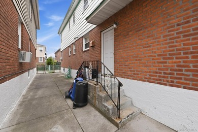 Beutifully Renovated 2 Family High Ranch, 6 Bedrooms, 4 Full - photo 25