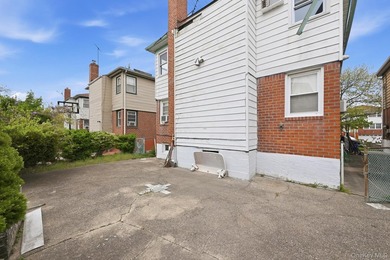 Beutifully Renovated 2 Family High Ranch, 6 Bedrooms, 4 Full - photo 26