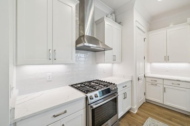 Welcome to this highly sought-after Huff Coral Bean floor plan - photo 9