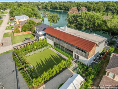 Lake Home For Sale in New Braunfels, Texas