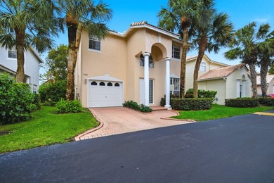 Beautiful 4-bedroom, 2-bathroom two-story home with 2,634 SqFt - photo 11