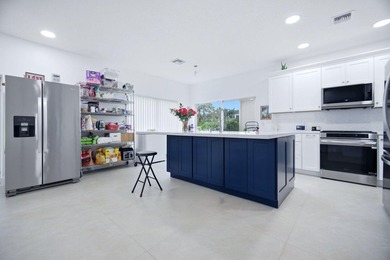 Beautiful 4-bedroom, 2-bathroom two-story home with 2,634 SqFt - photo 18