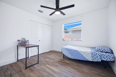 Beautiful 4-bedroom, 2-bathroom two-story home with 2,634 SqFt - photo 32