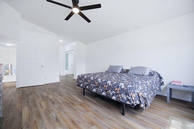 Beautiful 4-bedroom, 2-bathroom two-story home with 2,634 SqFt - photo 35