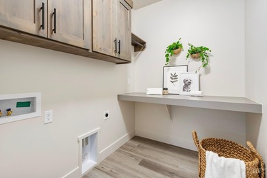 Thoughtfully designed single-level floor plan offers 3 bedrooms - photo 12