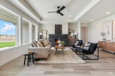 Thoughtfully designed single-level floor plan offers 3 bedrooms - photo 15