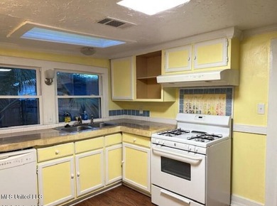 Charming Beach Cottage is full of charm and character. Situated - photo 16