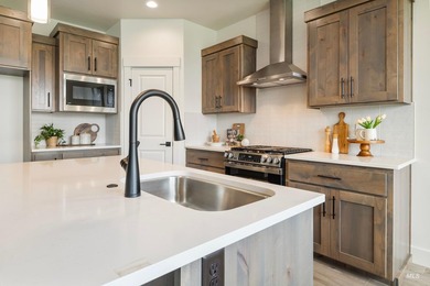 Thoughtfully designed single-level floor plan offers 3 bedrooms - photo 20