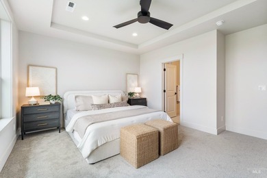 Thoughtfully designed single-level floor plan offers 3 bedrooms - photo 24