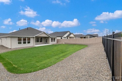 Thoughtfully designed single-level floor plan offers 3 bedrooms - photo 34