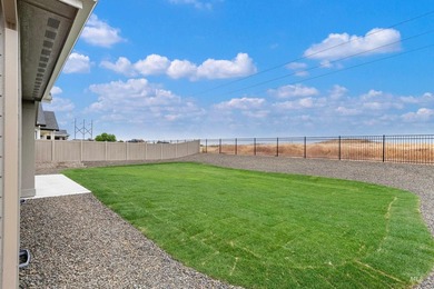 Thoughtfully designed single-level floor plan offers 3 bedrooms - photo 35
