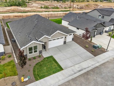 Thoughtfully designed single-level floor plan offers 3 bedrooms - photo 38