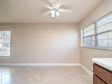 Beautiful 2BR/2BA first-floor condo in Vista Royale! This model - photo 10