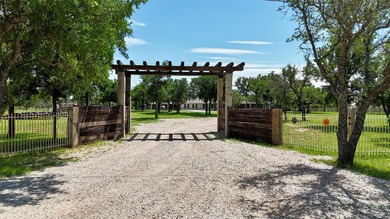 Beautifully remodeled lakefront home at 2007 Deepwater Rd. in - photo 17