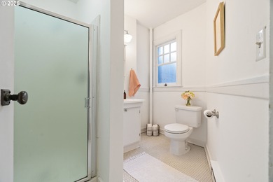 Perfectly formed one bedroom condo in the charming historic