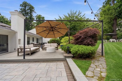 ROSLYN HARBOR. Beautifully positioned on a private, park-like - photo 28