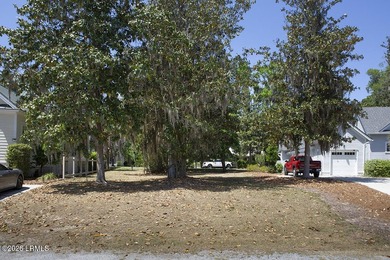 Discover the perfect setting to build your dream home in the - photo 3