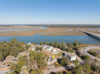 Move-In Ready, Low-Maintenance Living in a Gated Waterfront - photo 1
