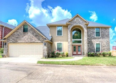 Lake Home For Sale in Shreveport, Louisiana