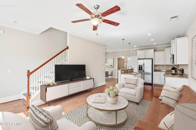 Move-In Ready, Low-Maintenance Living in a Gated Waterfront - photo 4