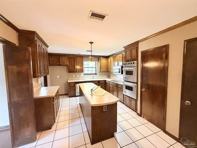 Spacious home offering a unique floor plan with plenty of room - photo 4
