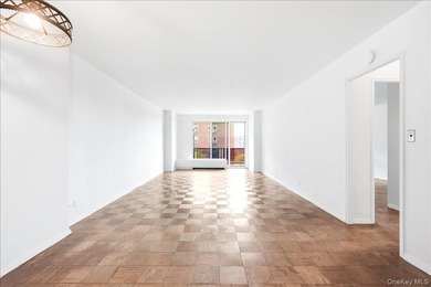 Big Terrace, Bigger Potential at the Kennedy House! Welcome to - photo 8