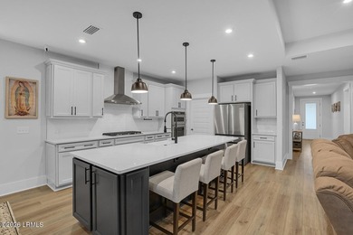 Sharp, stylish, and completely upgraded, this Midpoint at New - photo 2
