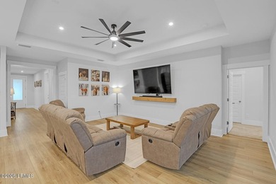 Sharp, stylish, and completely upgraded, this Midpoint at New - photo 7