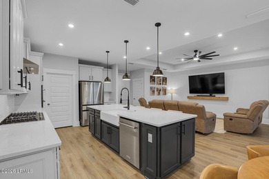 Sharp, stylish, and completely upgraded, this Midpoint at New - photo 10