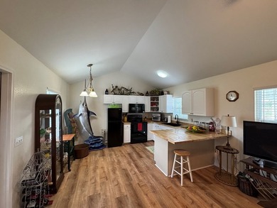2 Bedroom 2 Bath Custom Home on 11.92 Acres w/Gated entry - photo 14