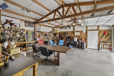 Wow! This Beautifully landscaped home has 3 bedrooms 2 baths - photo 15