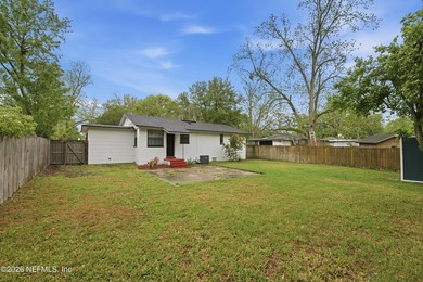 Experience refined living in this meticulously maintained - photo 23