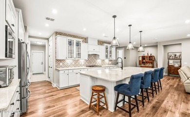 Welcome to 125 Carolina Oaks in the highly desirable Four - photo 6
