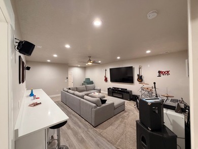 Luxury living with exceptional flexibility and income potential - photo 34