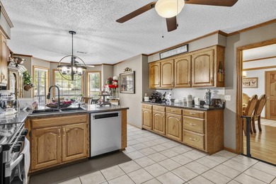 Wow! This Beautifully landscaped home has 3 bedrooms 2 baths - photo 36