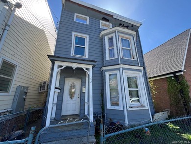 Hudson River Townhome/Townhouse For Sale in Newburgh New York