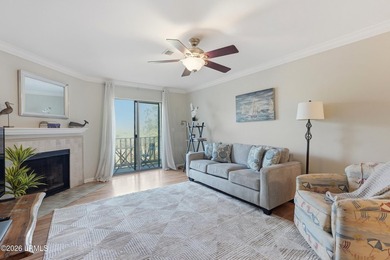 Updated 2BR/2.5BA villa in a convenient mid-island location - photo 2