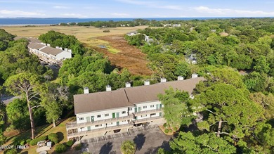 Updated 2BR/2.5BA villa in a convenient mid-island location - photo 3