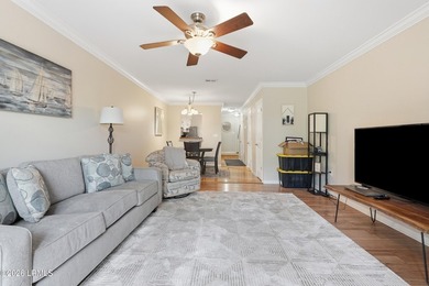 Updated 2BR/2.5BA villa in a convenient mid-island location - photo 5