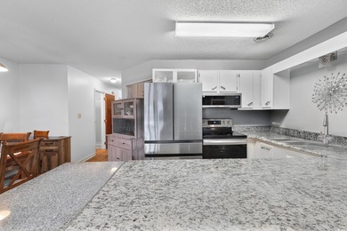 Discover easy, low-maintenance living in the desirable Baytree - photo 15