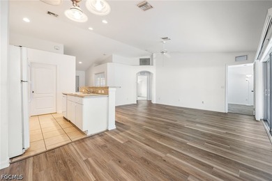 Welcome home to this beautifully maintained 3-bedroom + den - photo 15