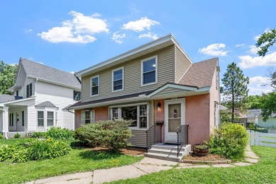 Charming Southwest full-dormer bungalow in the heart of - photo 3