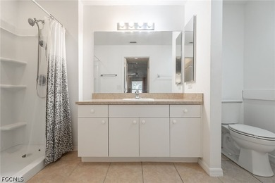 Welcome home to this beautifully maintained 3-bedroom + den - photo 25