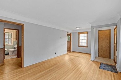 Charming Southwest full-dormer bungalow in the heart of - photo 6