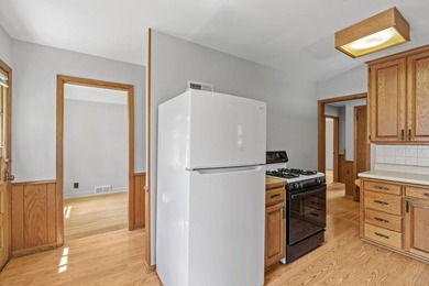 Charming Southwest full-dormer bungalow in the heart of - photo 8
