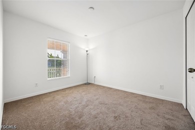 Welcome home to this beautifully maintained 3-bedroom + den - photo 29