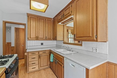 Charming Southwest full-dormer bungalow in the heart of - photo 9