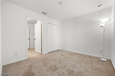 Welcome home to this beautifully maintained 3-bedroom + den - photo 32