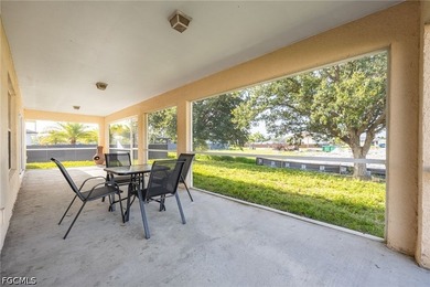 Welcome home to this beautifully maintained 3-bedroom + den - photo 35